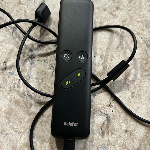 Black Dog Training Collar with Remote - Picture 4 of 4